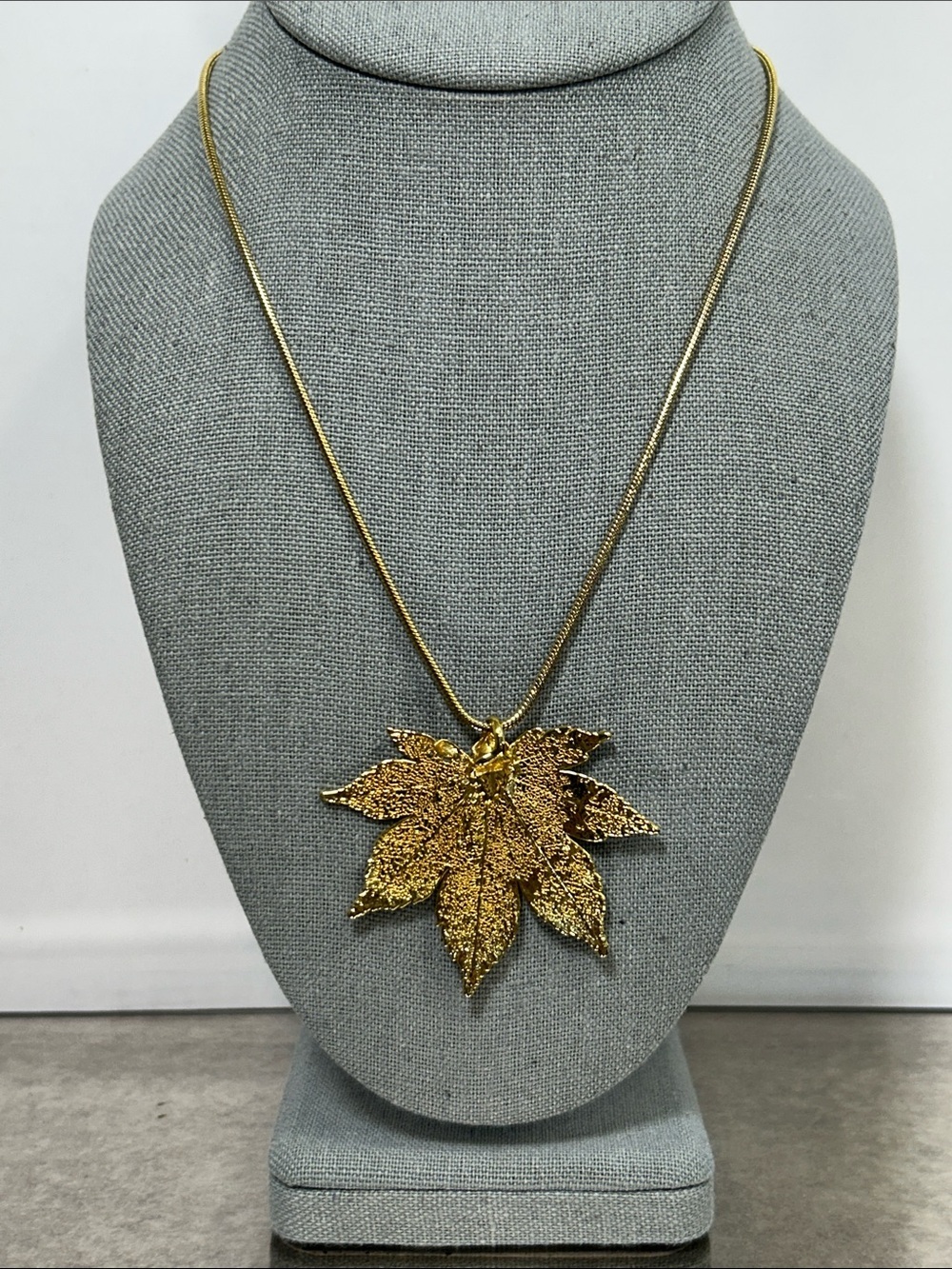 Gorgeous Gold Dipped Leaf Pendant Necklace - Women Jewelry